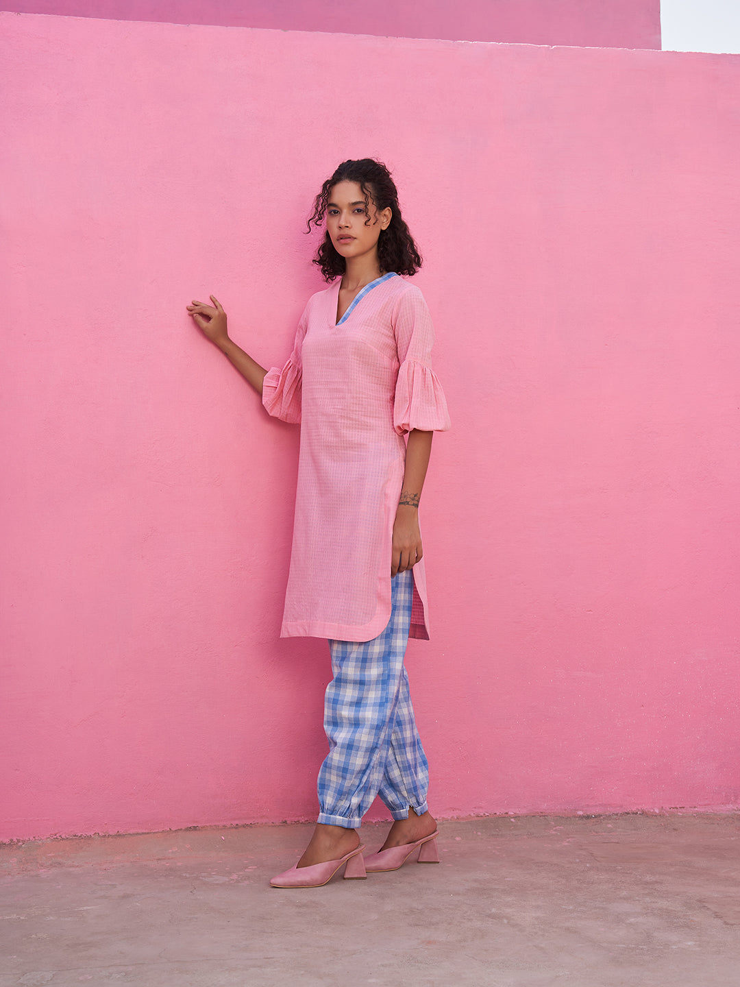 Self Check Kurta with Fit and Puffed sleeves