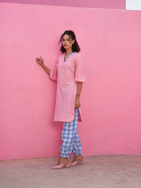 Self Check Kurta with Fit and Puffed sleeves
