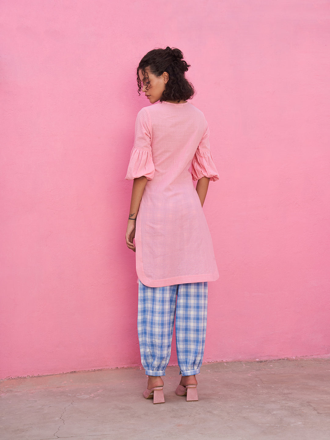 Self Check Kurta with Fit and Puffed sleeves