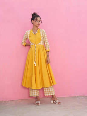 Self Check Anarkali Kurta with Front-tie-up