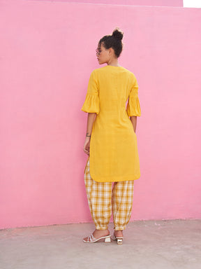 Self Check Kurta with Fit and Puffed sleeves