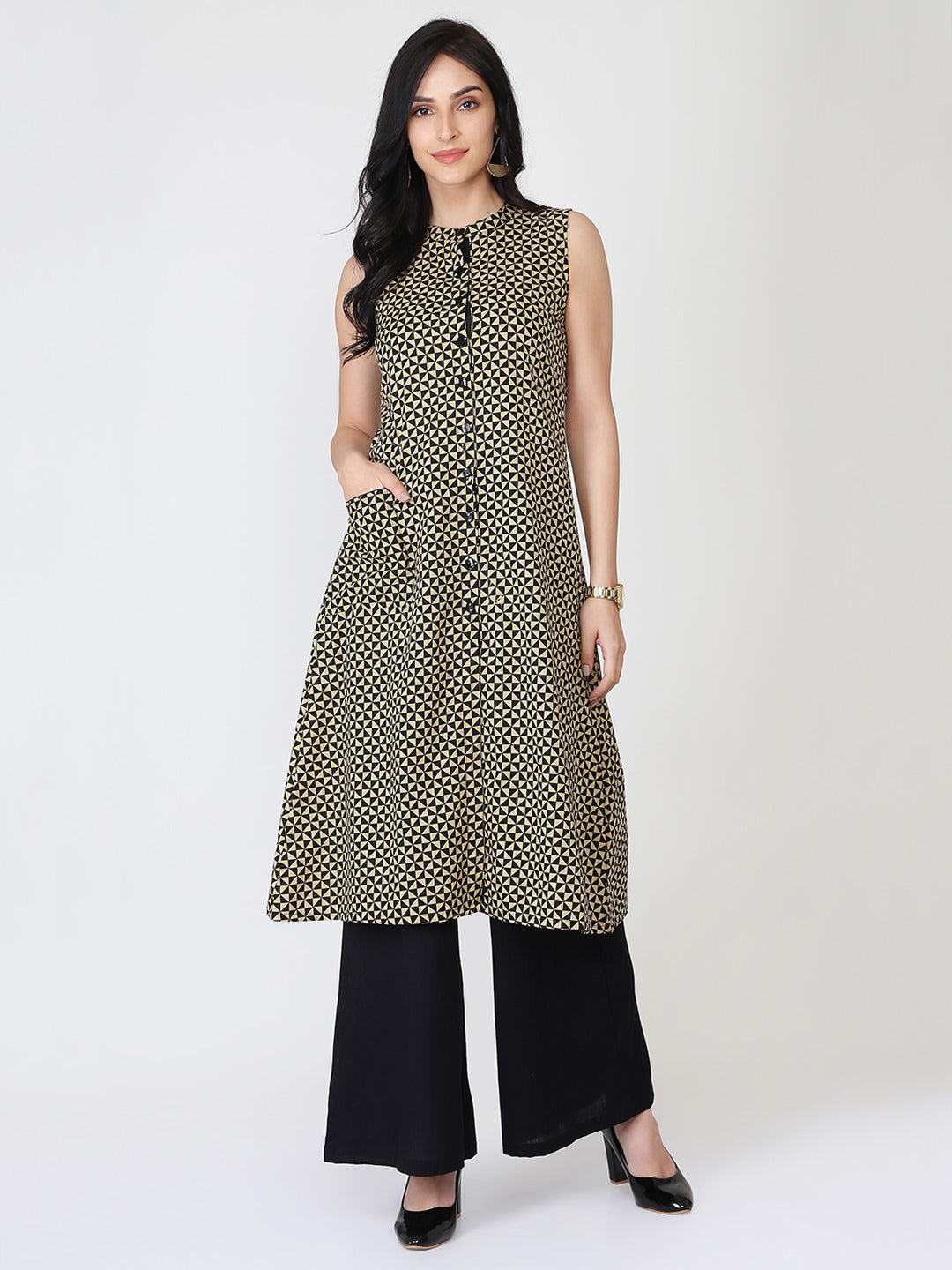 Abhishti Mandarin collar Front placket Kurta