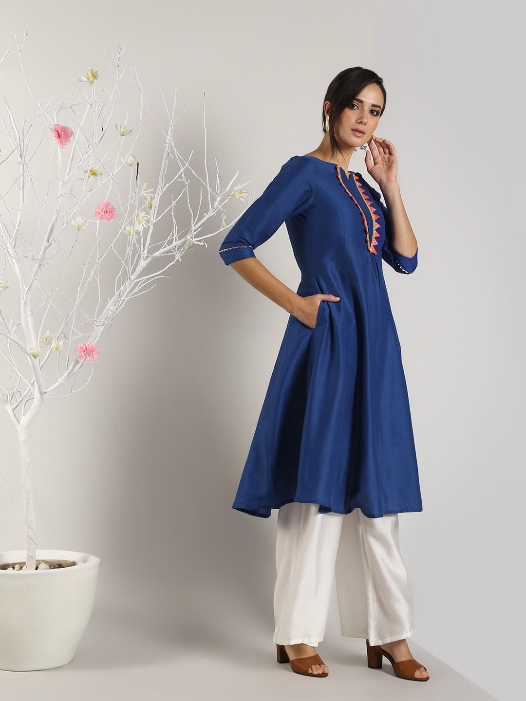 Abhishti Cotton Silk Kurta with Bandhani Lace