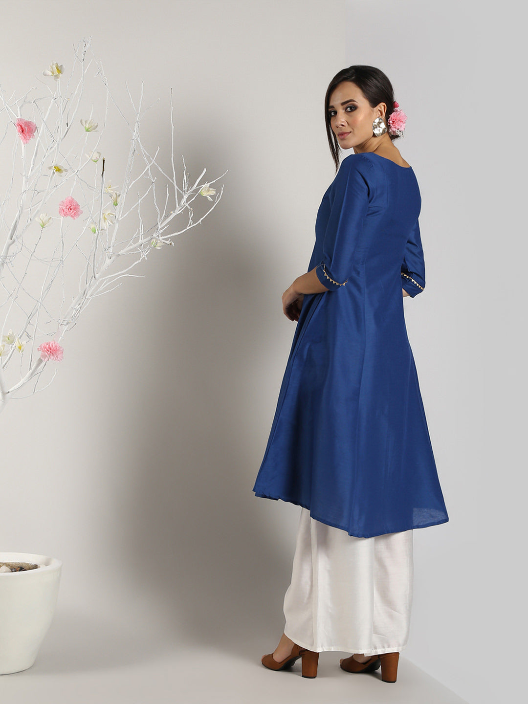 Abhishti Cotton Silk Kurta with Bandhani Lace