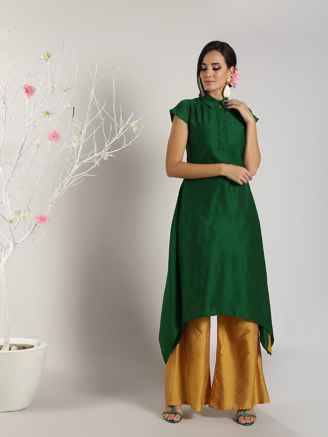 Abhishti Cotton Silk Asymmetric Kurta with Cotrast side details