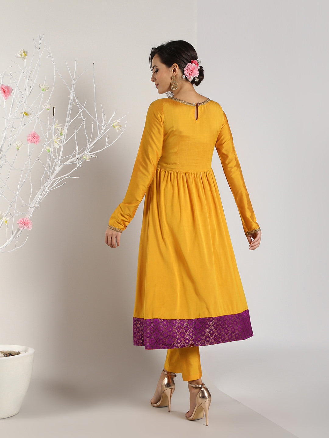 Abhishti Cotton Silk Anarkali Kurta with Tanchoi Border and button details