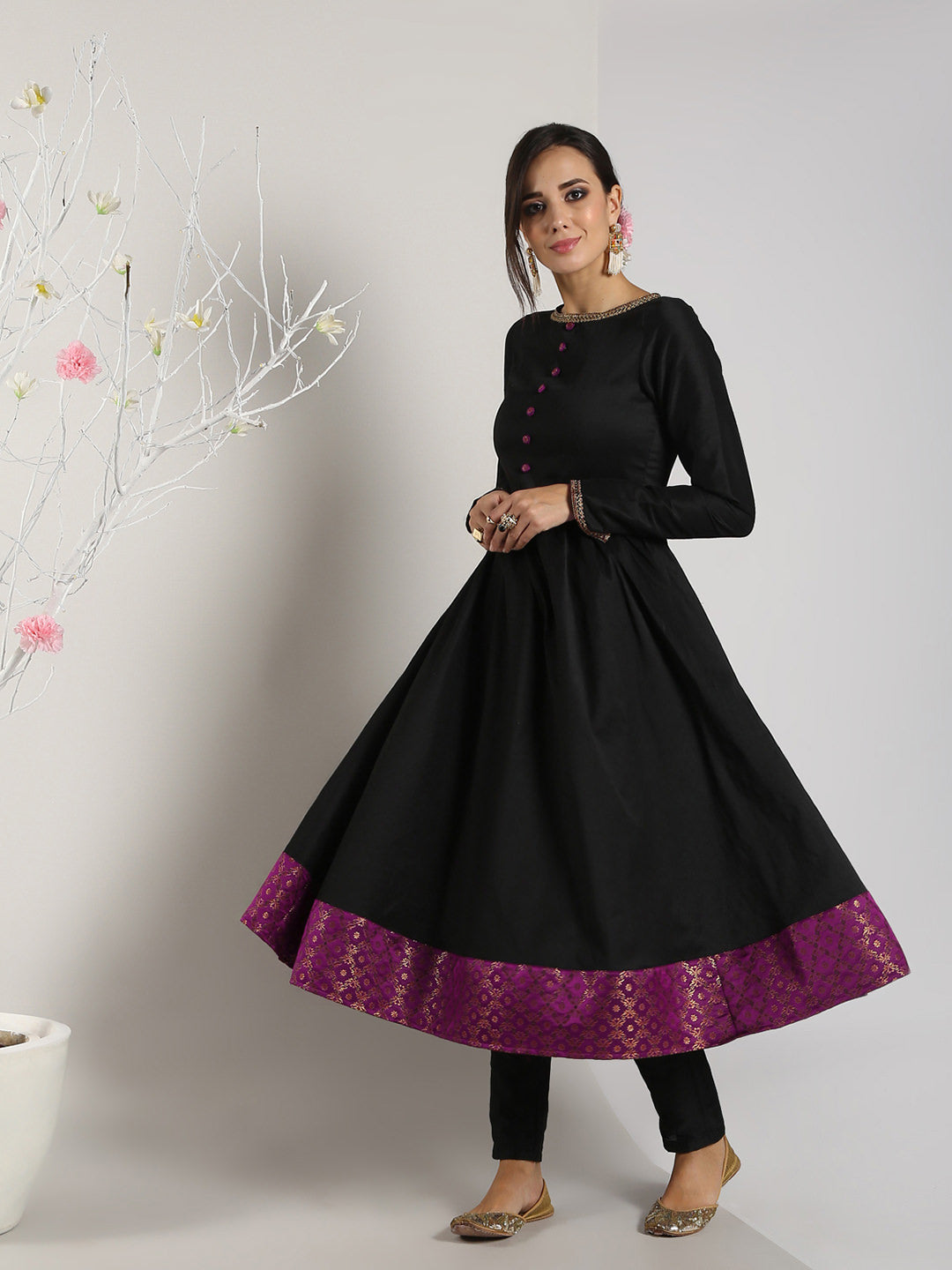 Abhishti Cotton Silk Anarkali Kurta with Tanchoi Border and button details