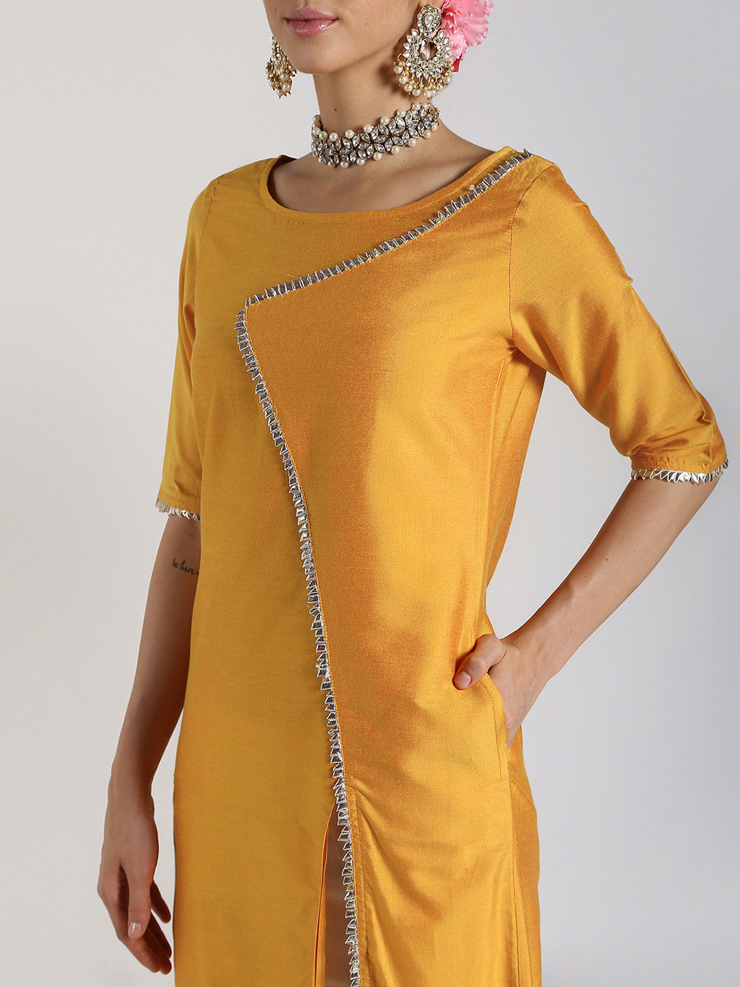 Abhishti Cotton Silk Abstract Lace Panelled Kurta