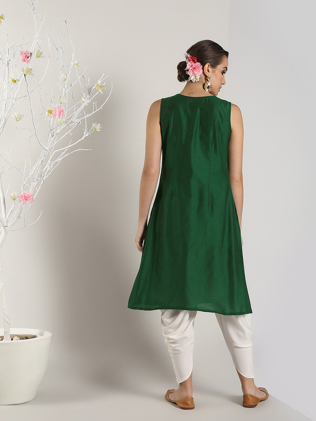Green Banarasi Sleeveless Flared Kurta