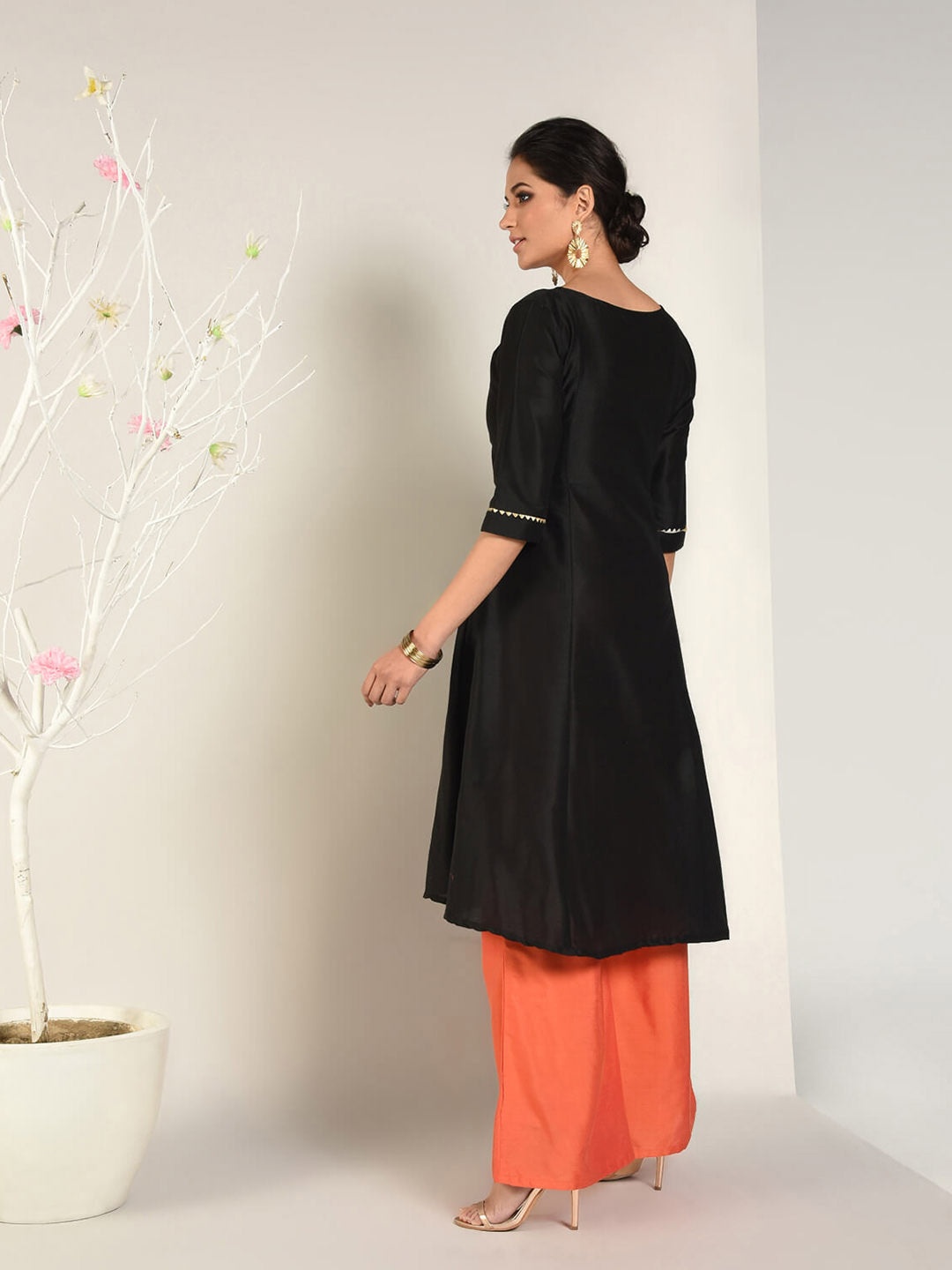 Abhishti Cotton Silk Kurta with Bandhani Lace