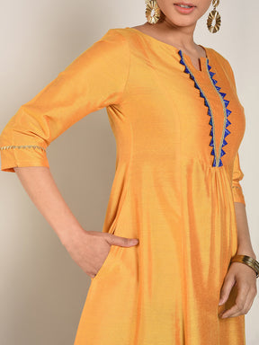 Abhishti Cotton Silk Kurta with Bandhani Lace