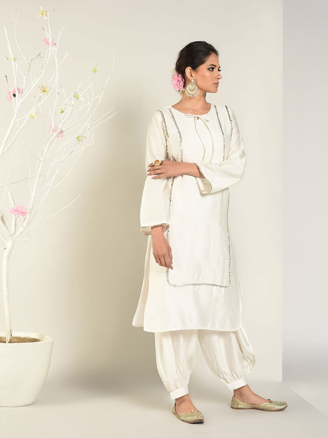 Off-White Banarasi Panelled Kurta