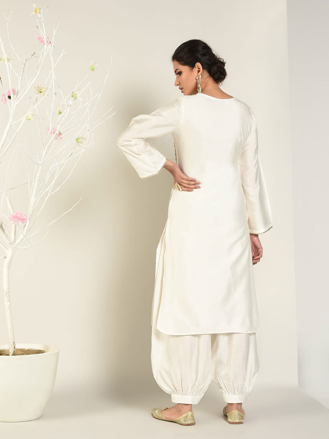 Off-White Banarasi Panelled Kurta