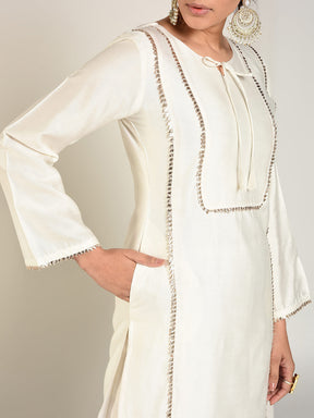 Off-White Banarasi Panelled Kurta