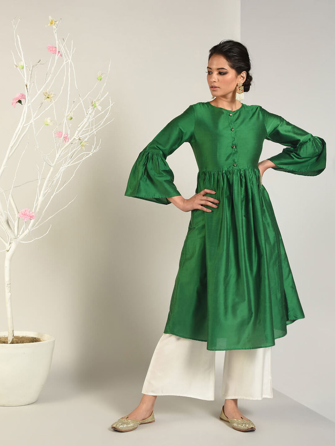 High Low Kurti With Bell Sleeves at Rs.413/Piece in jaipur offer by D To D  Lifestyle