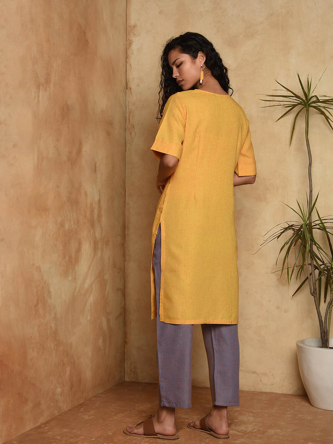 Contratting fabric button Straight cotton kurta