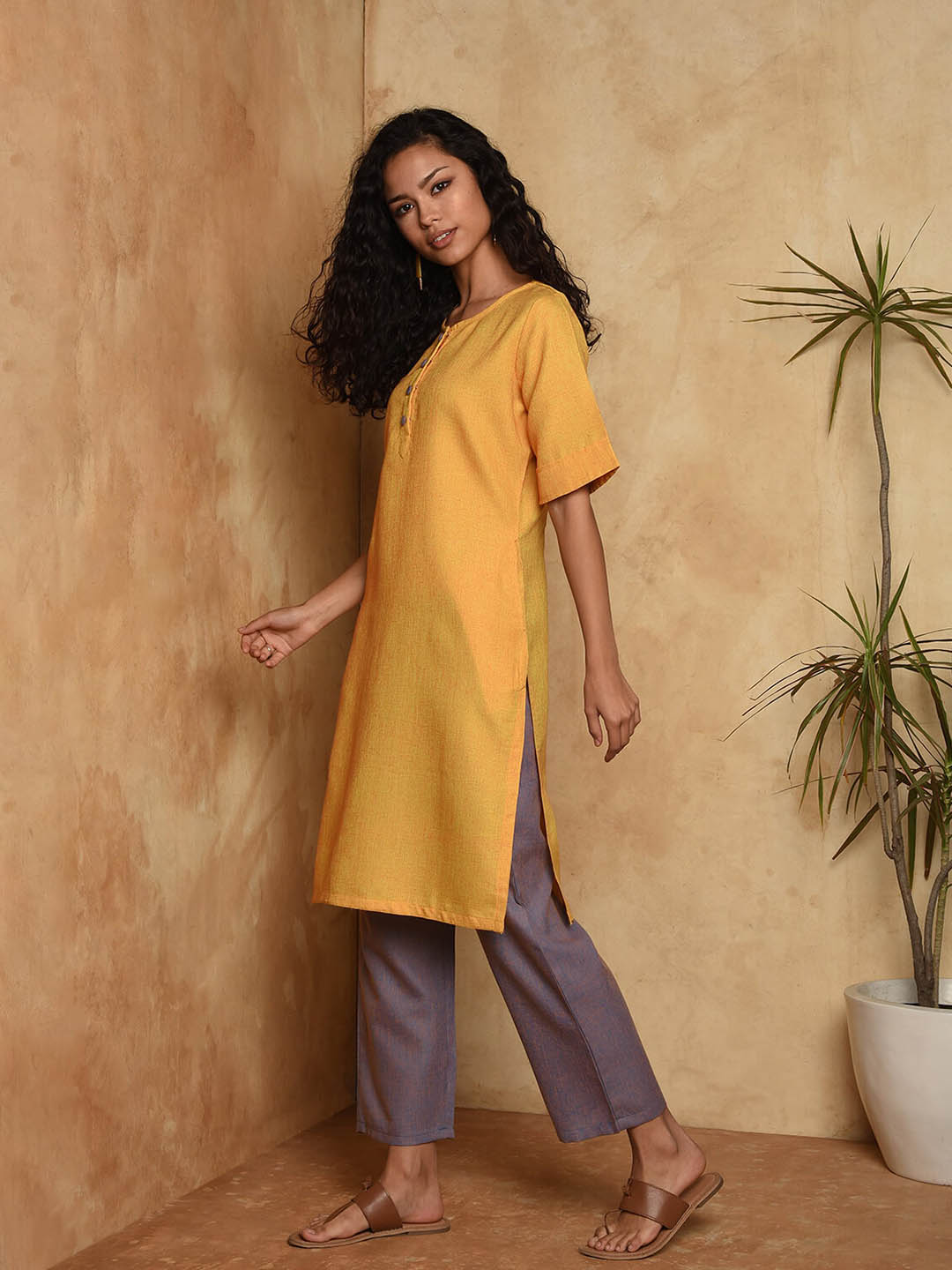 Contratting fabric button Straight cotton kurta
