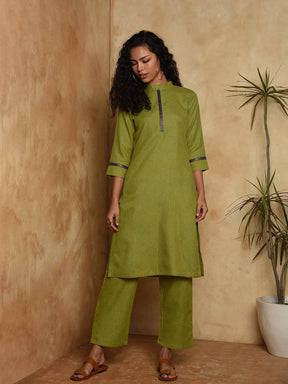 Two tone Cotton Kurta with Mangalgiri border