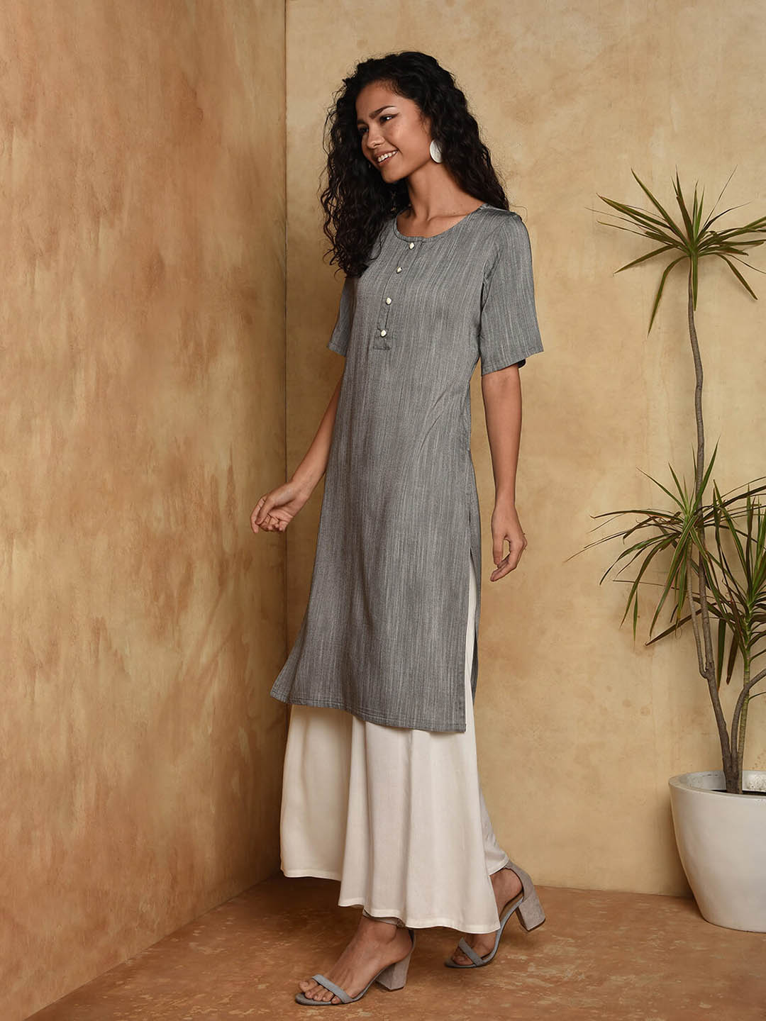 Two tone Rayon Kurta with button detail