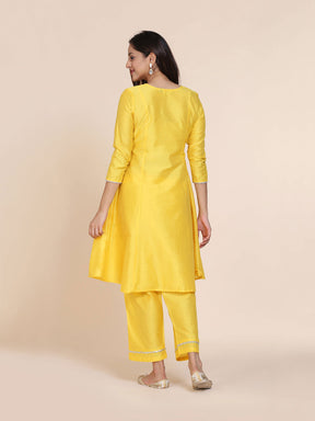 Abhsihti cotton silk kurta with side gathers & contrast details