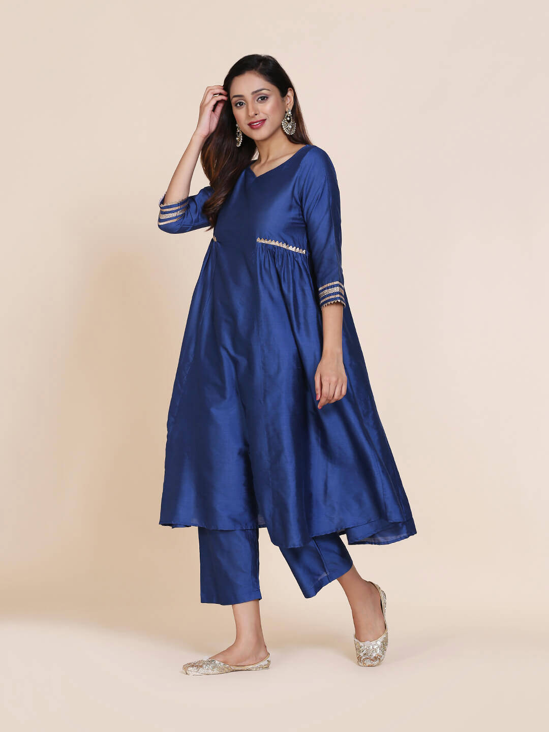 Abhishti cotton silk kurta with sweetheart neckline & side gathers