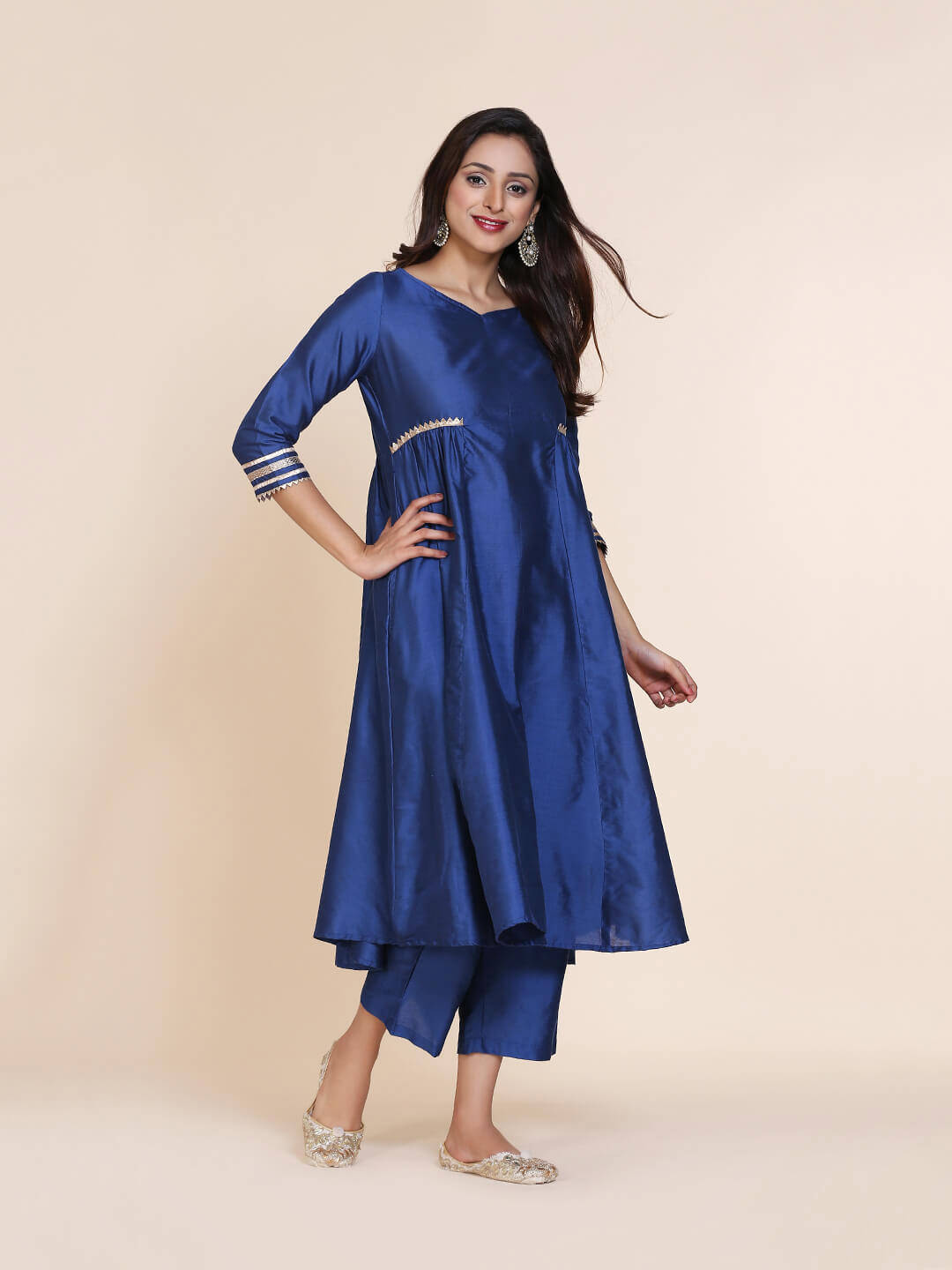 Abhishti cotton silk kurta with sweetheart neckline & side gathers