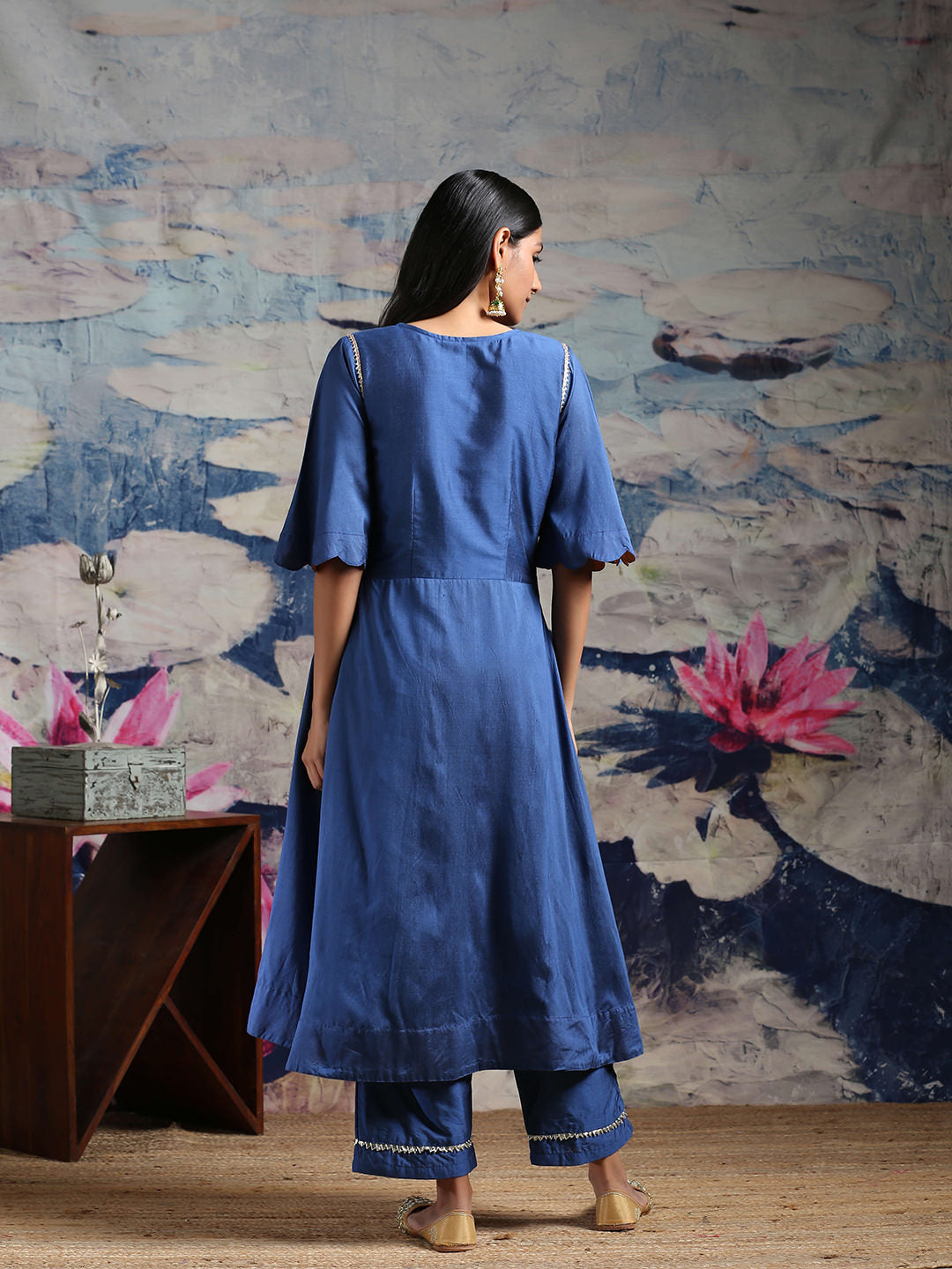 Blue Banarasi Scallop Sleeves kurta