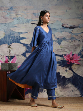 Blue Banarasi Scallop Sleeves kurta