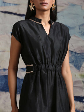 Black Banarasi Midi Dress With Gotta Laces