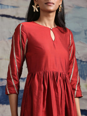 Maroon Banarasi Dress With Laced Sleeves & Scalloped Hem