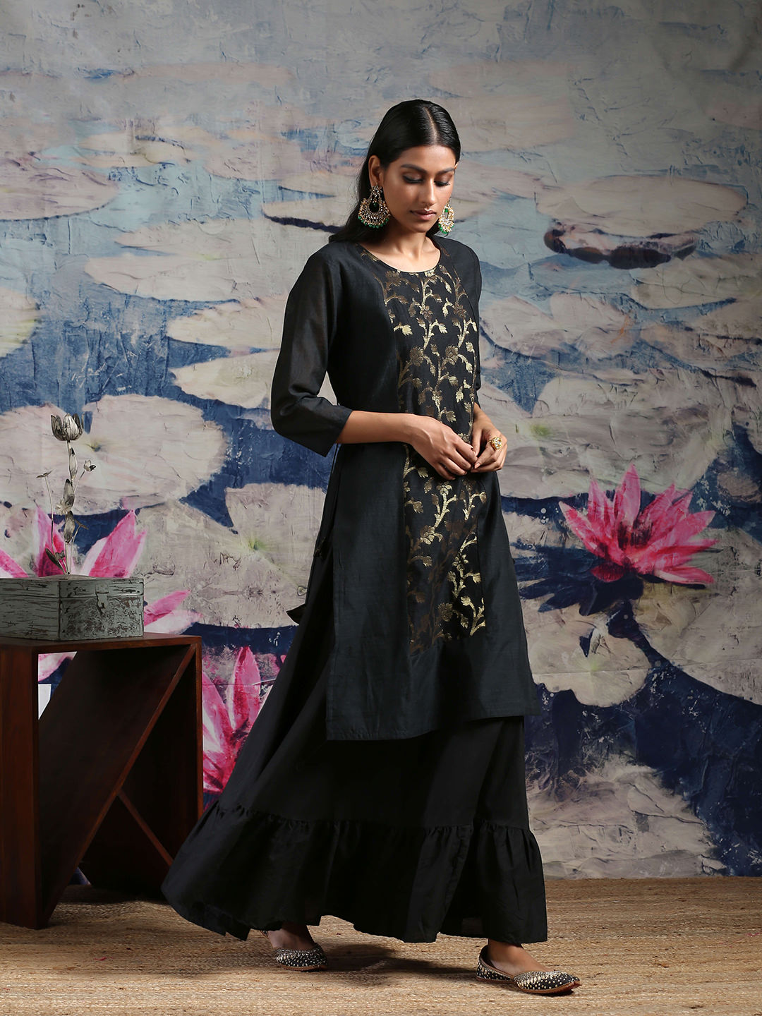 Cotton baswada kurta with center zari baswada panel & side tassel tie-up
