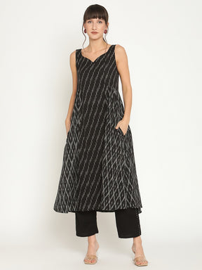 Abhishti ikat kurta with sweetheart neckline & side gathers