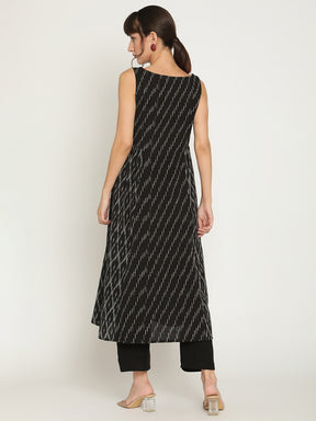 Abhishti ikat kurta with sweetheart neckline & side gathers