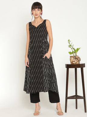 Abhishti ikat kurta with sweetheart neckline & side gathers