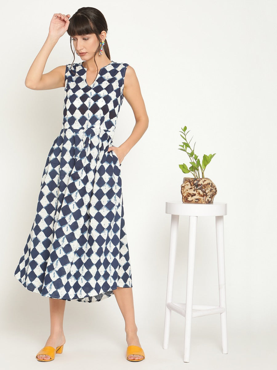 Abhishti printed box pleated midi dress