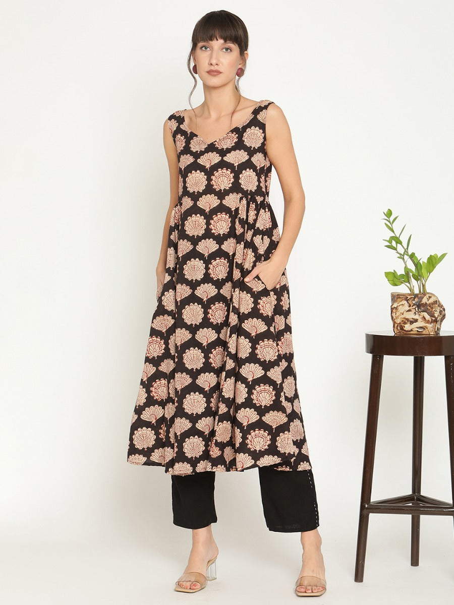 Abhishti block print kurta with sweetheart neckline & side gathers