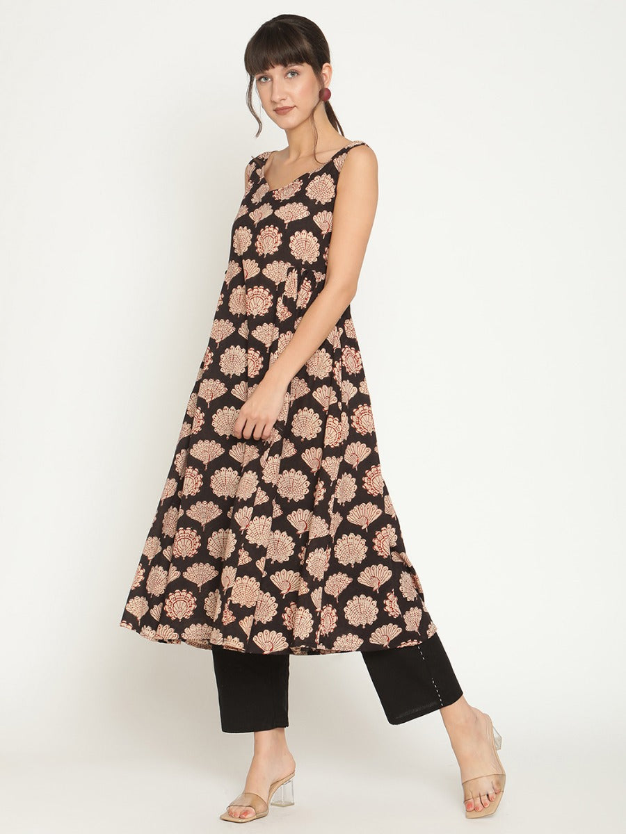Abhishti block print kurta with sweetheart neckline & side gathers