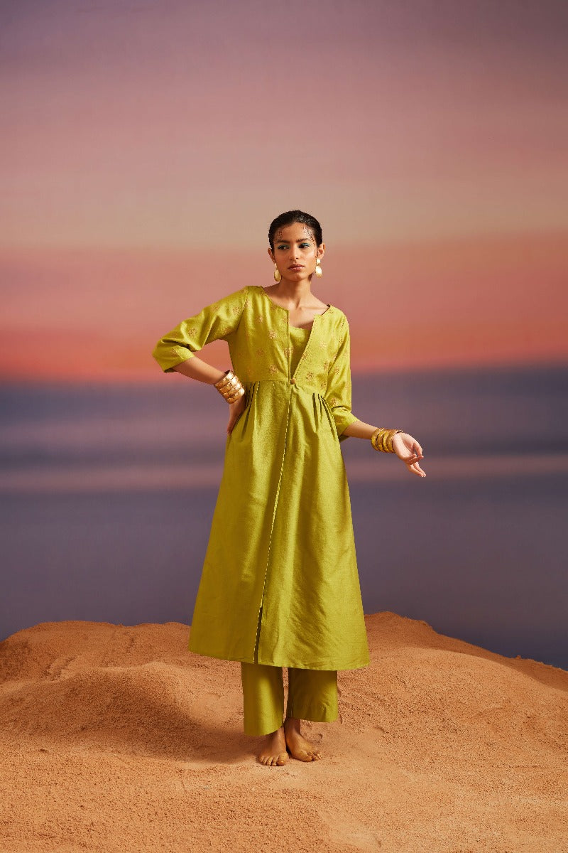 Macaw-Green Square Neckline Banarasi Kurta