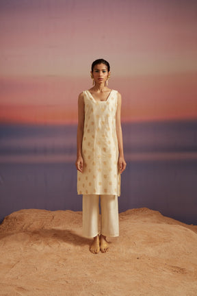 Cloud-Cream Square Neckline Banarasi Kurta