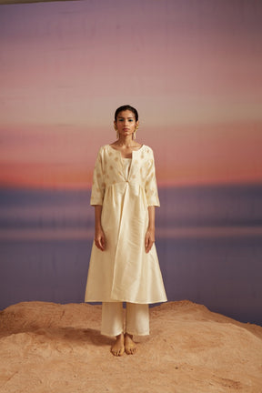 Cloud-Cream Square Neckline Banarasi Kurta