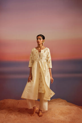 Cloud-Cream Square Neckline Banarasi Kurta