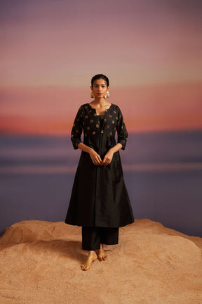 Coral Black Square Neckline Banarasi Kurta