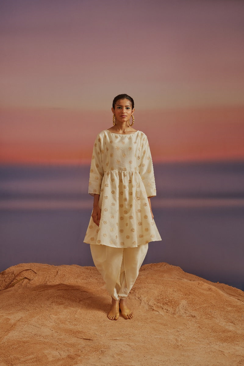 Cloud-Cream Sleeveless Falred Banarasi Kurta