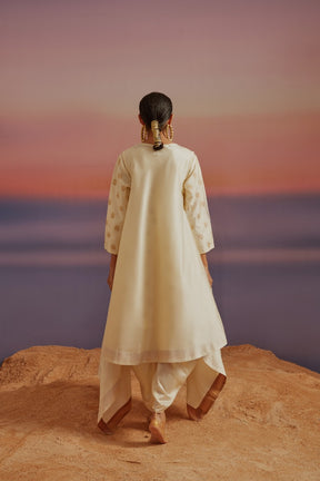 Cloud-Cream Sleeveless Falred Banarasi Kurta