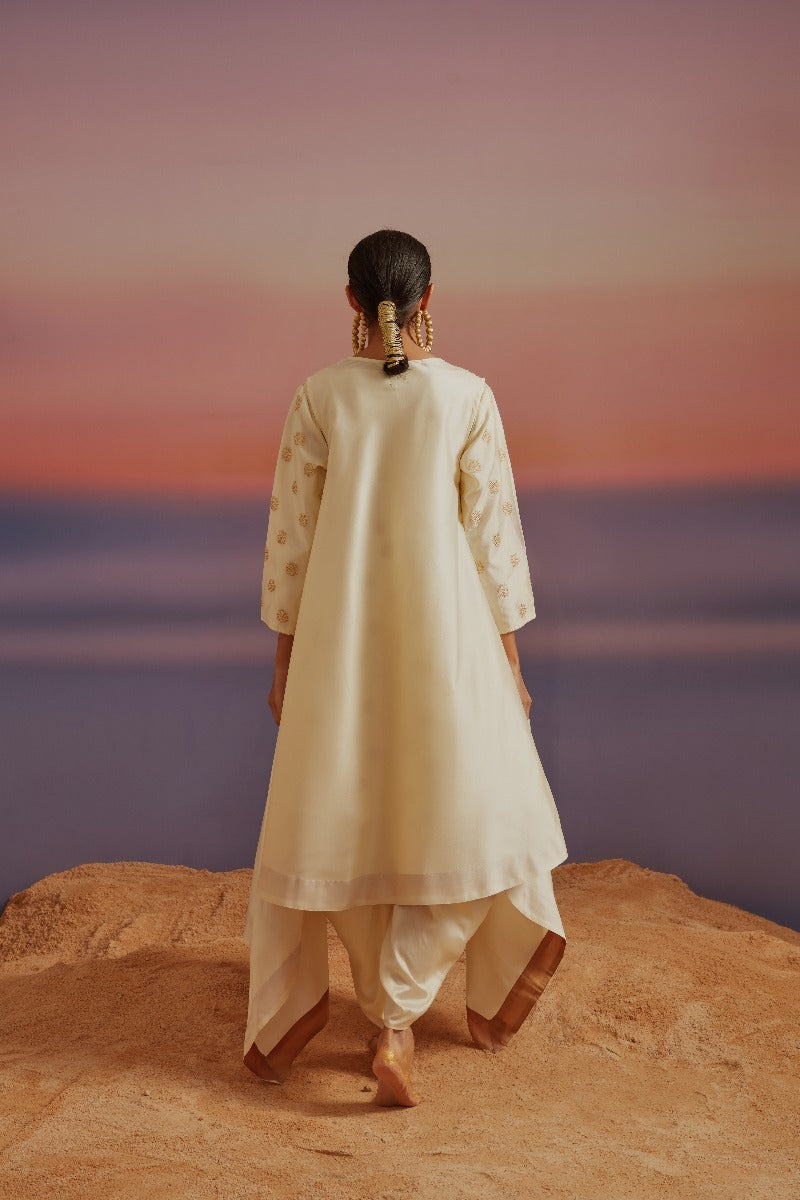 Cloud-Cream Sleeveless Falred Banarasi Kurta