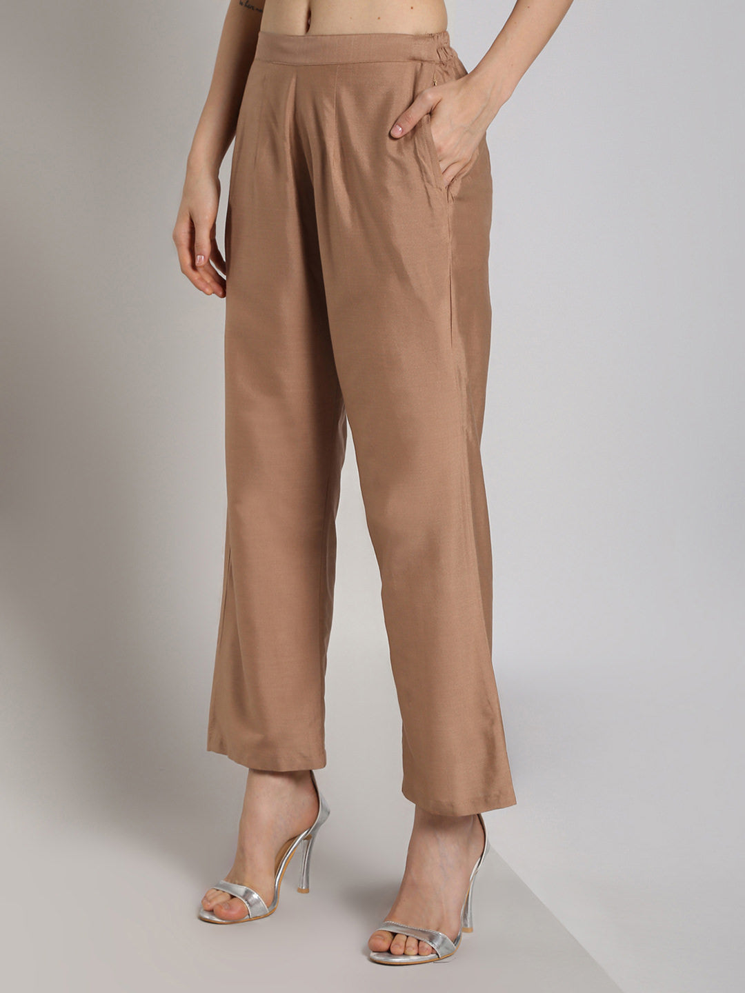 Abhishti Cotton Silk Cropped Pants