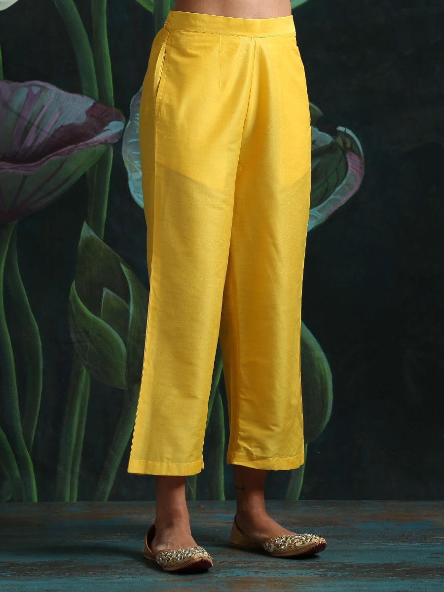 Cotton silk straight pant with side pockets Yellow