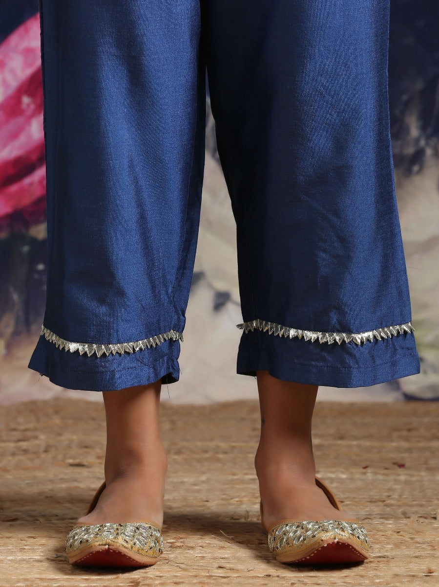 Cotton silk straight pant with side pockets detailed with gotta lace