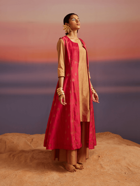 Paradise Pink Sleeveless Banarasi Jacket