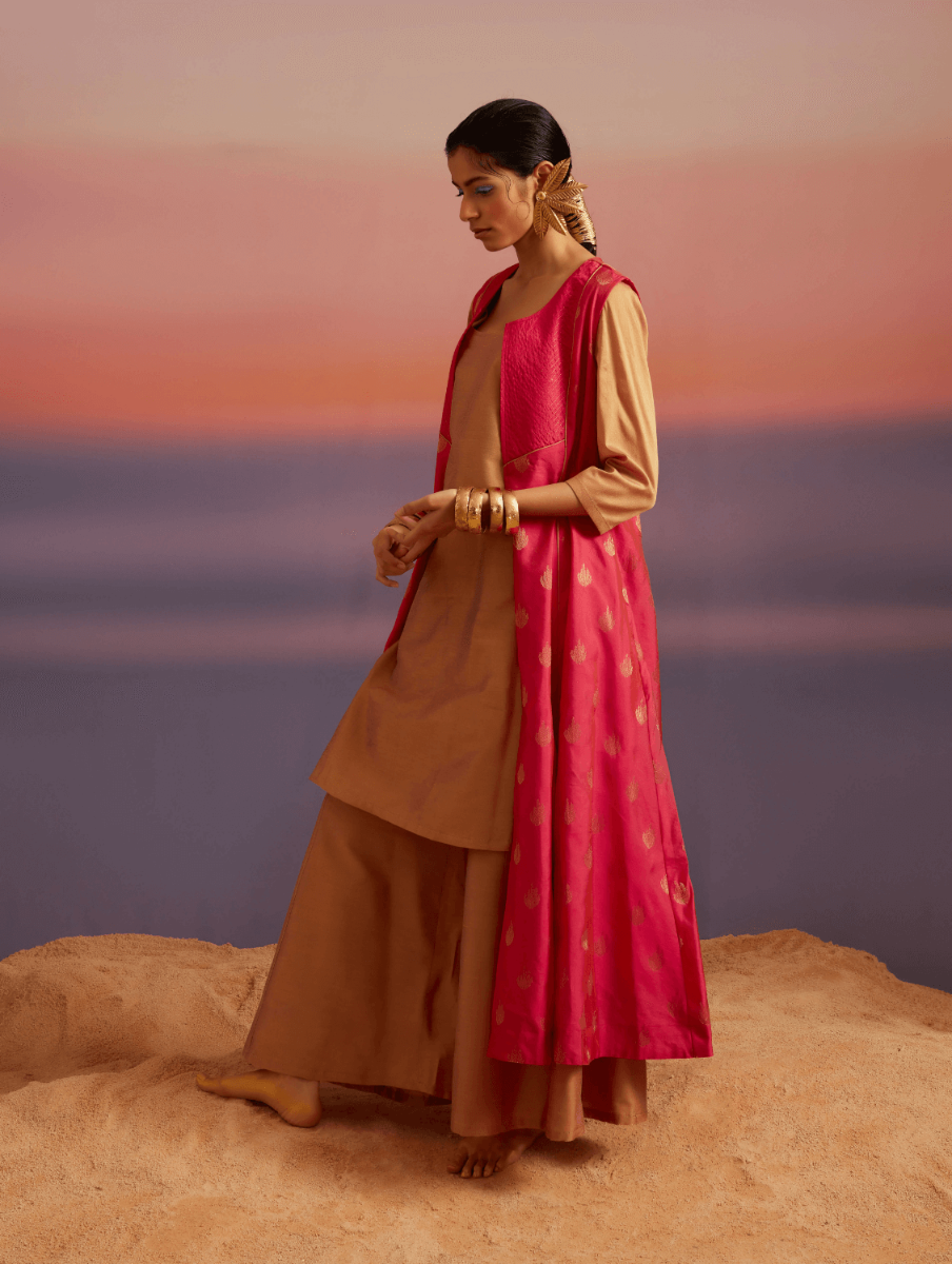 Paradise Pink Sleeveless Banarasi Jacket